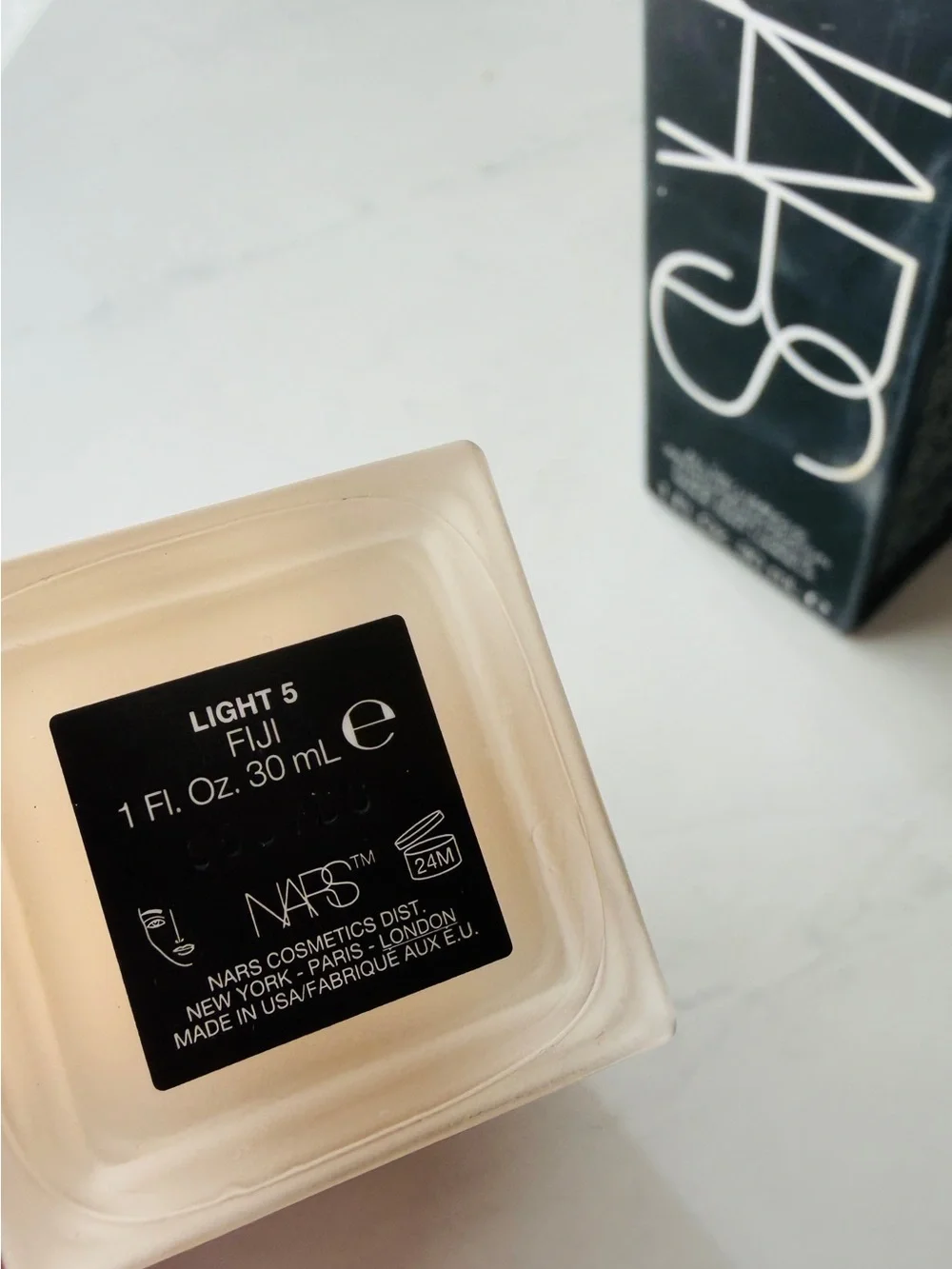 New with Box NARS All Day Luminous Weightless Foundation - Light 5 Fiji #6435